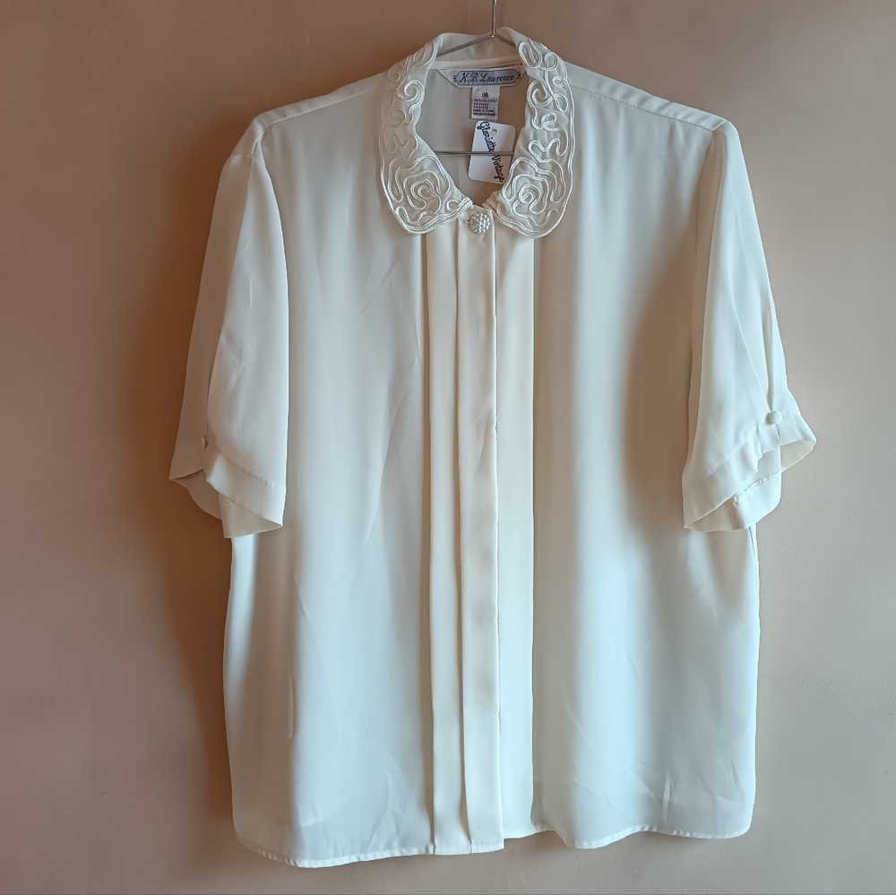 Vintage Style White Blouse With Lace Collar